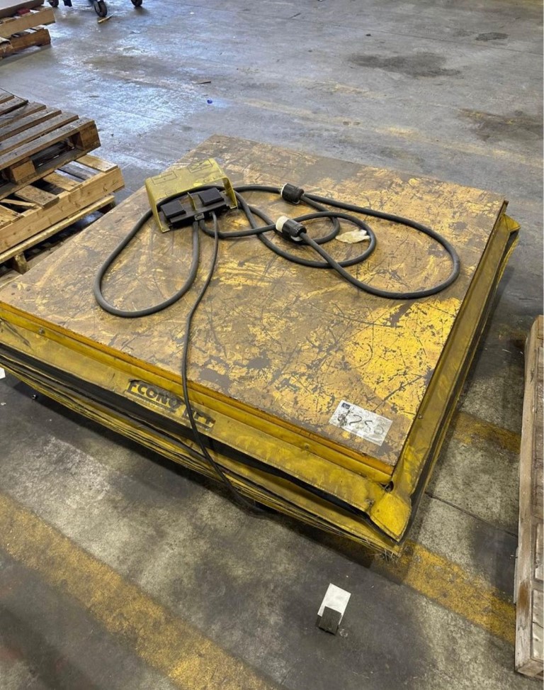 Econo Lift 4,000 Pound Lift Table, Machine ID:8960